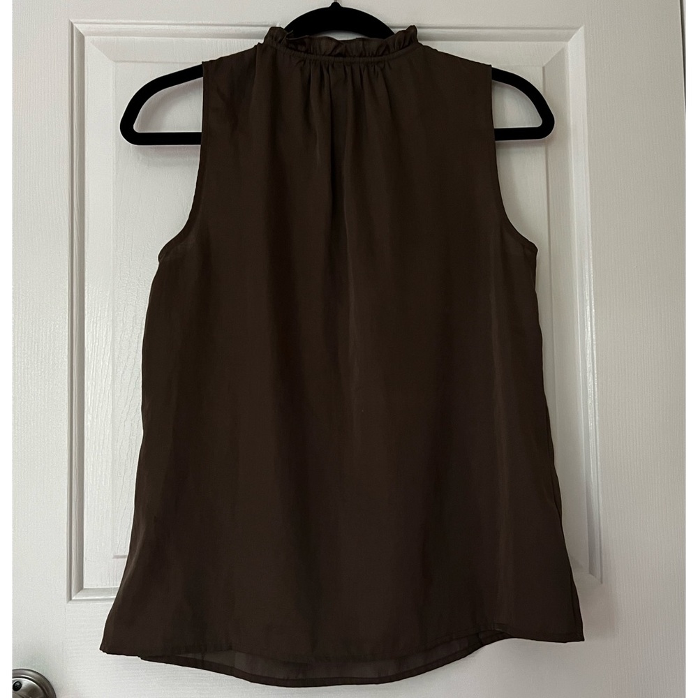 NWT LOFT Ruffle Neck Sleeveless Blouse - Picture 3 of 3